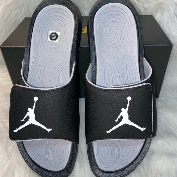 mens size 11 nike slides